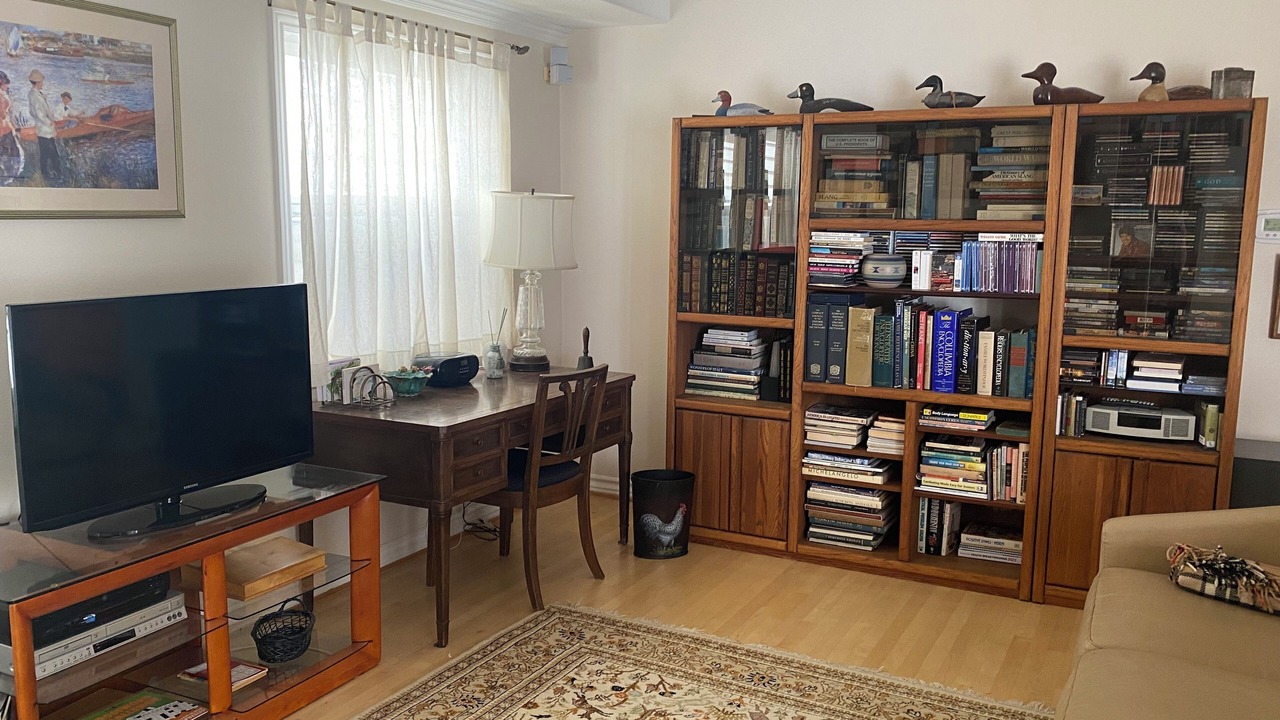 Photo of Livingroom in Old Towne