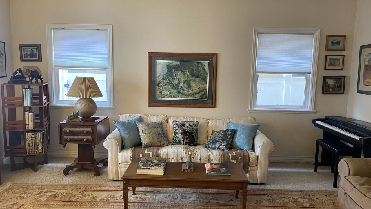 Photo of Livingroom in Old Towne