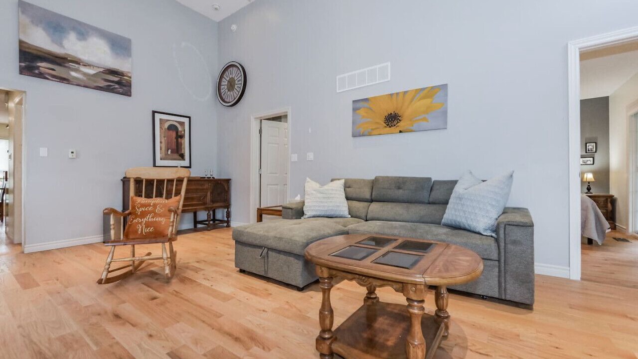 Photo of Livingroom in Elora