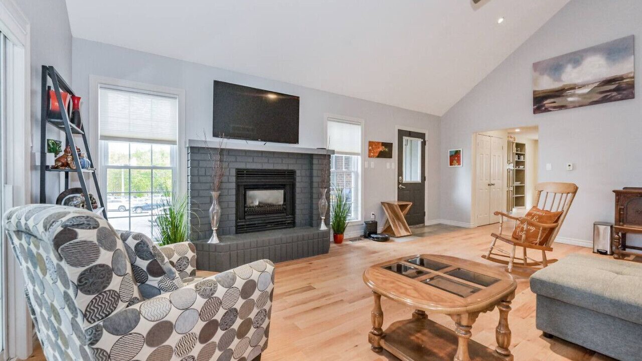 Photo of Livingroom in Elora