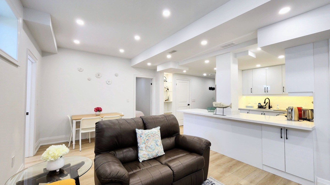 Photo of Livingroom in Glen Abbey