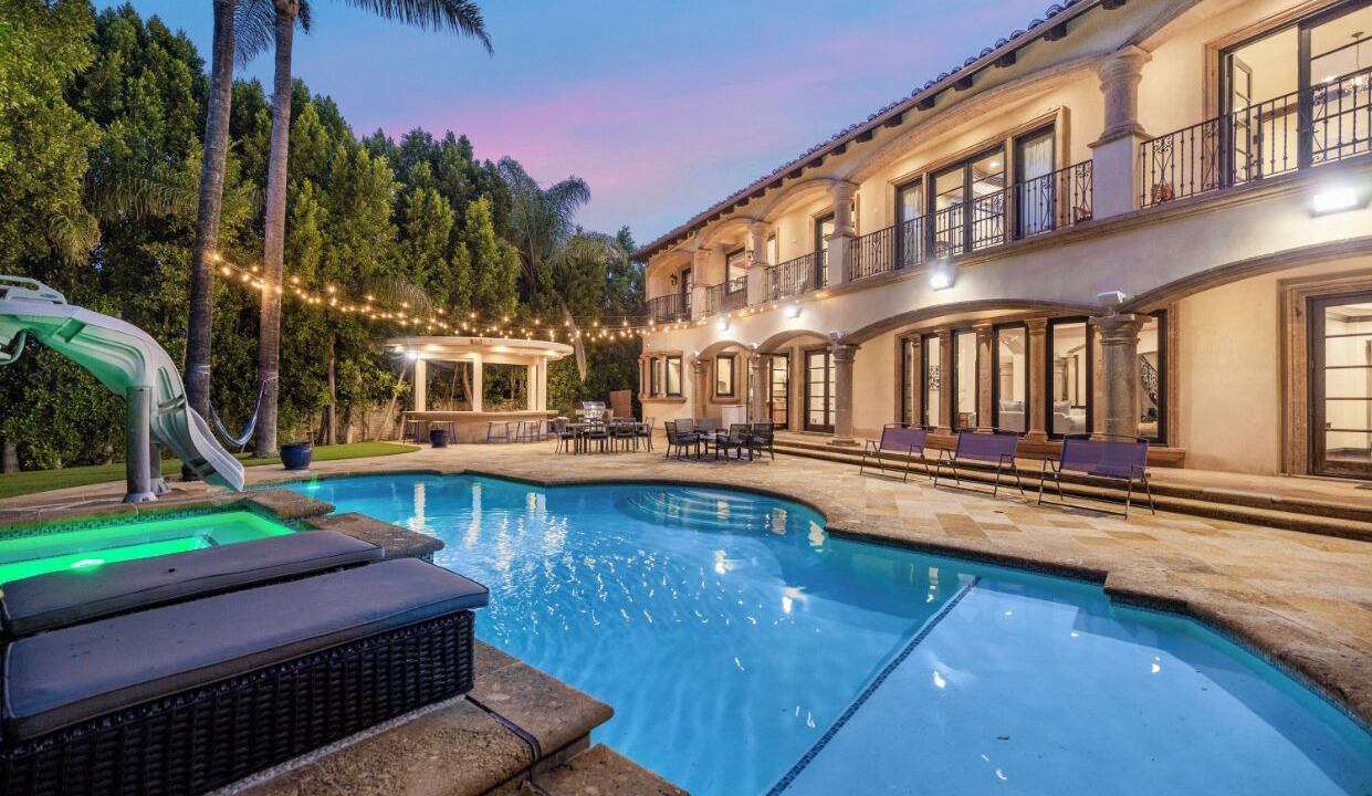 Photo of Outdoor in Tarzana