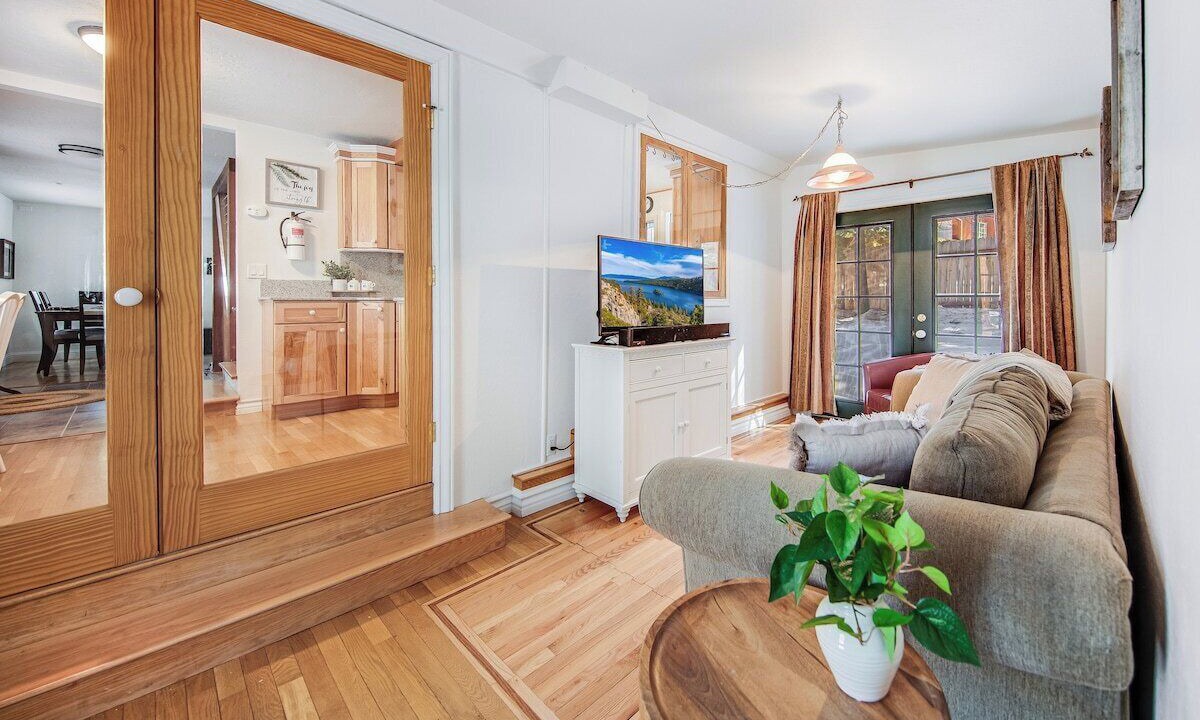 Photo of Livingroom in Lower Kingsbury
