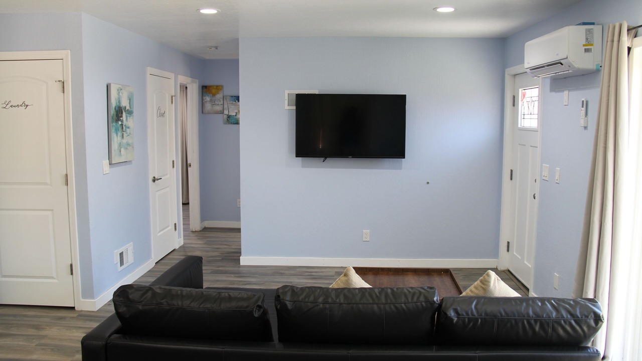 Photo of Livingroom in Northside