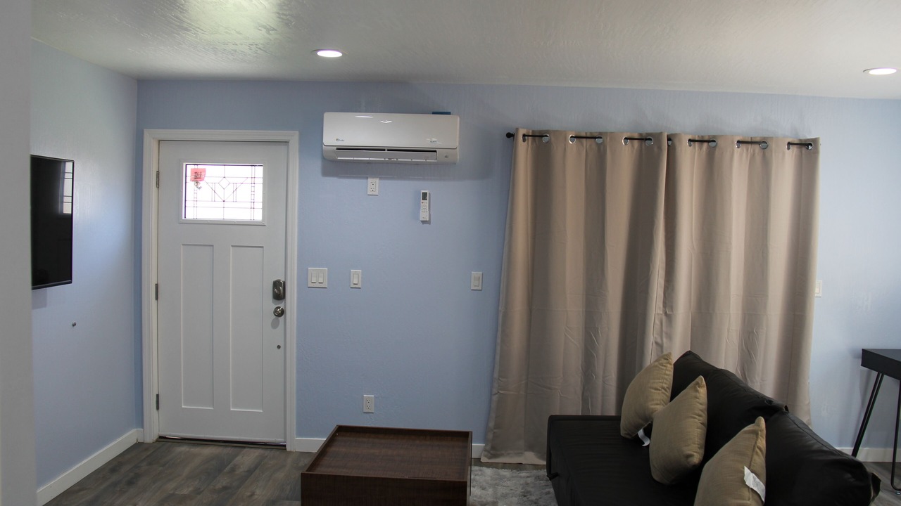 Photo of Livingroom in Northside