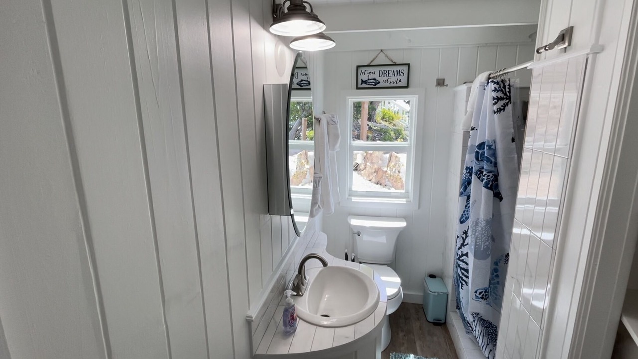 Photo of Bathroom in Lubbers Quarters Cay