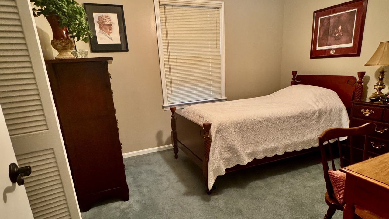 Photo of Bedroom in Northport