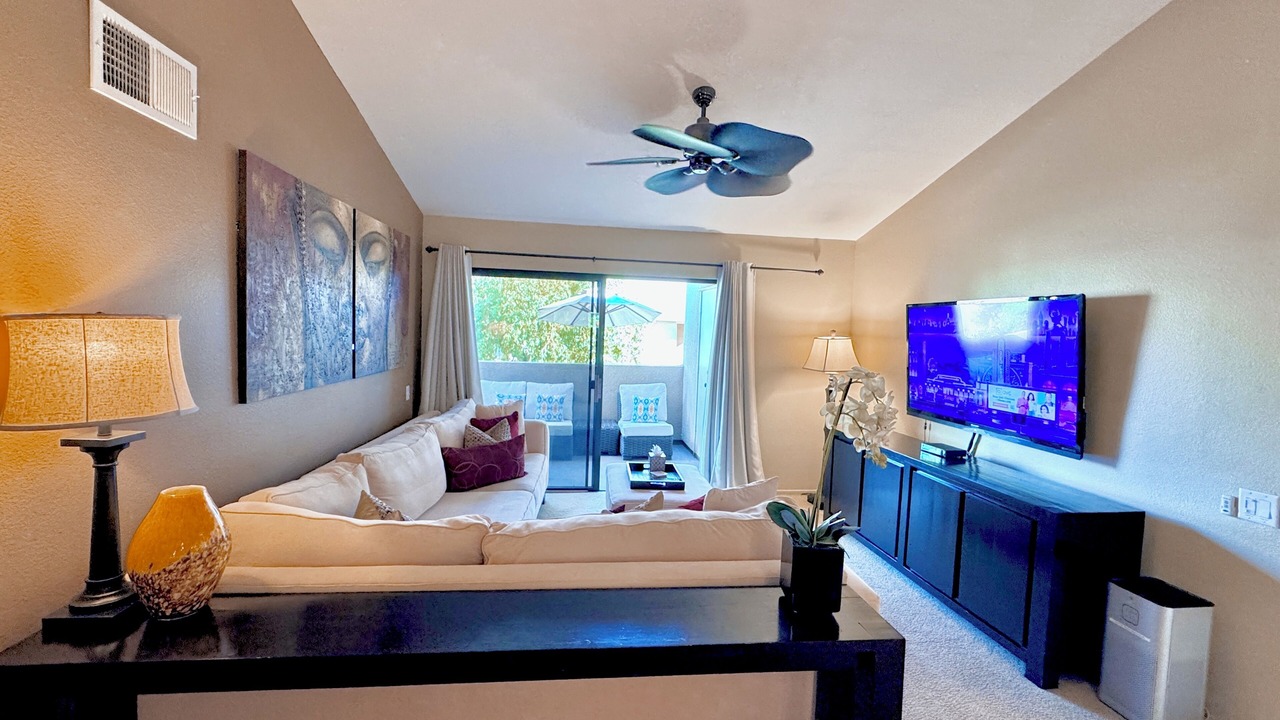Photo of Livingroom in Uptown Design District