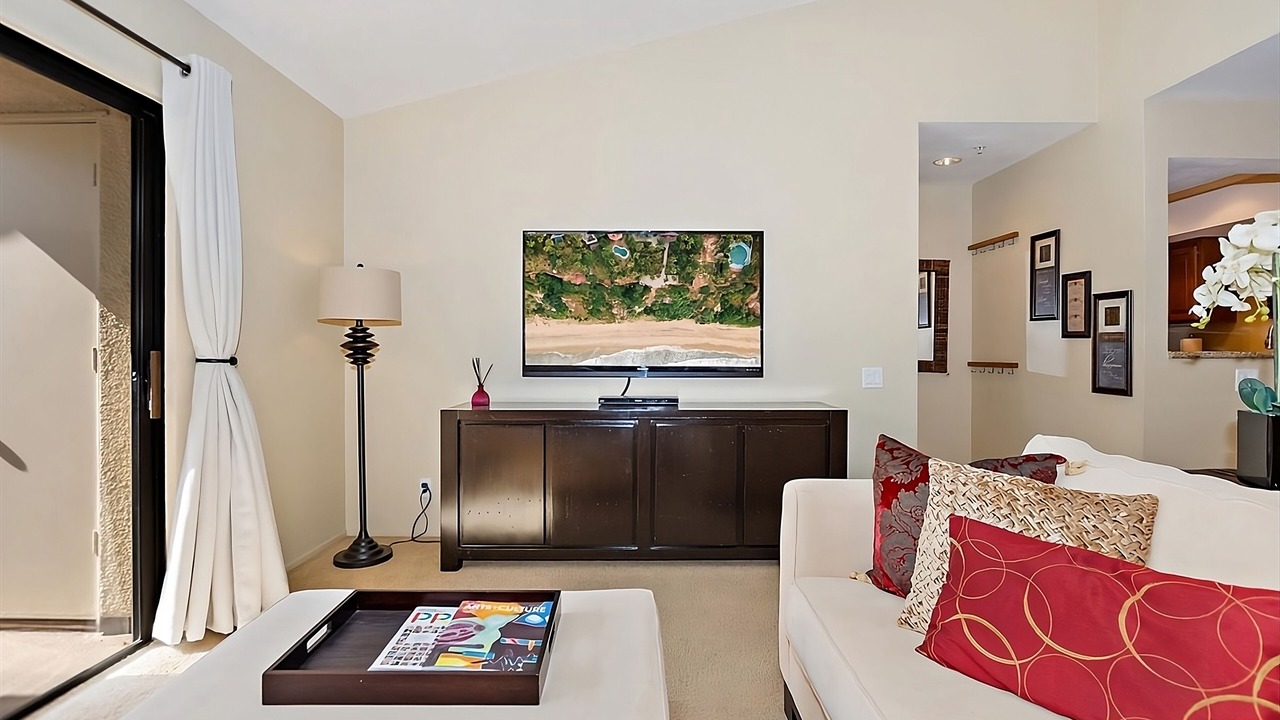 Photo of Livingroom in Uptown Design District