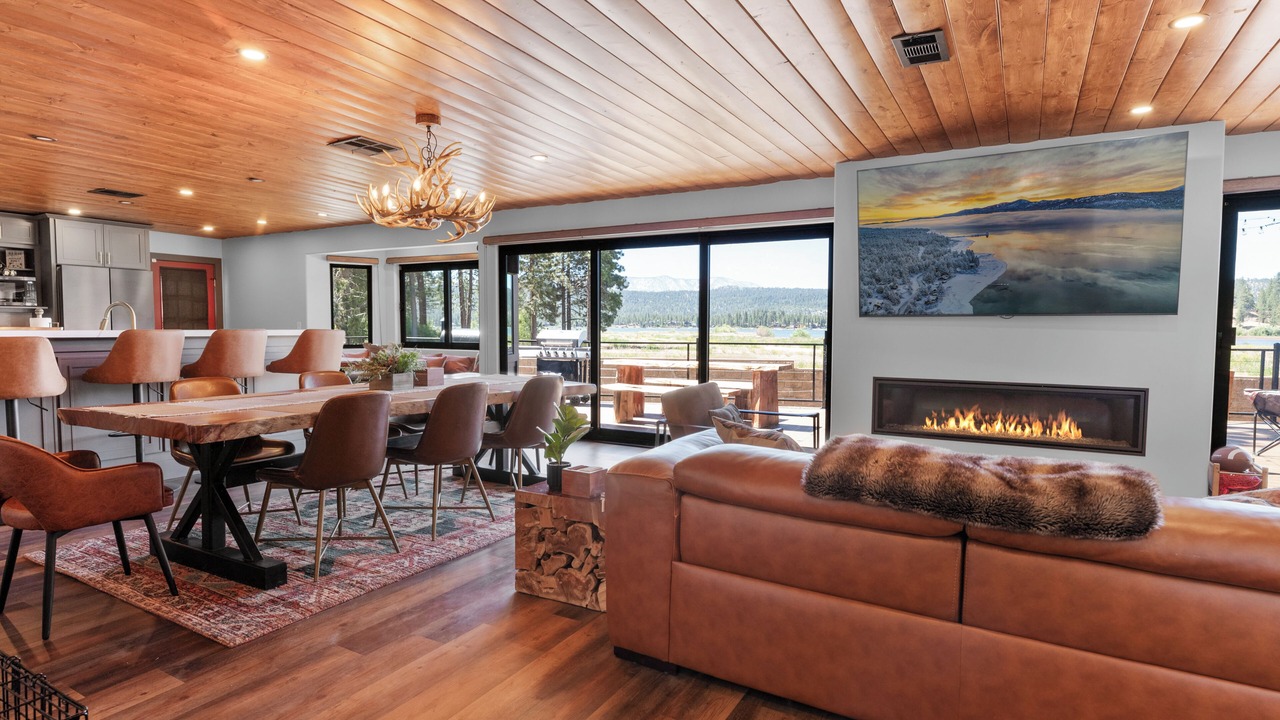 Photo of Livingroom in Fawnskin