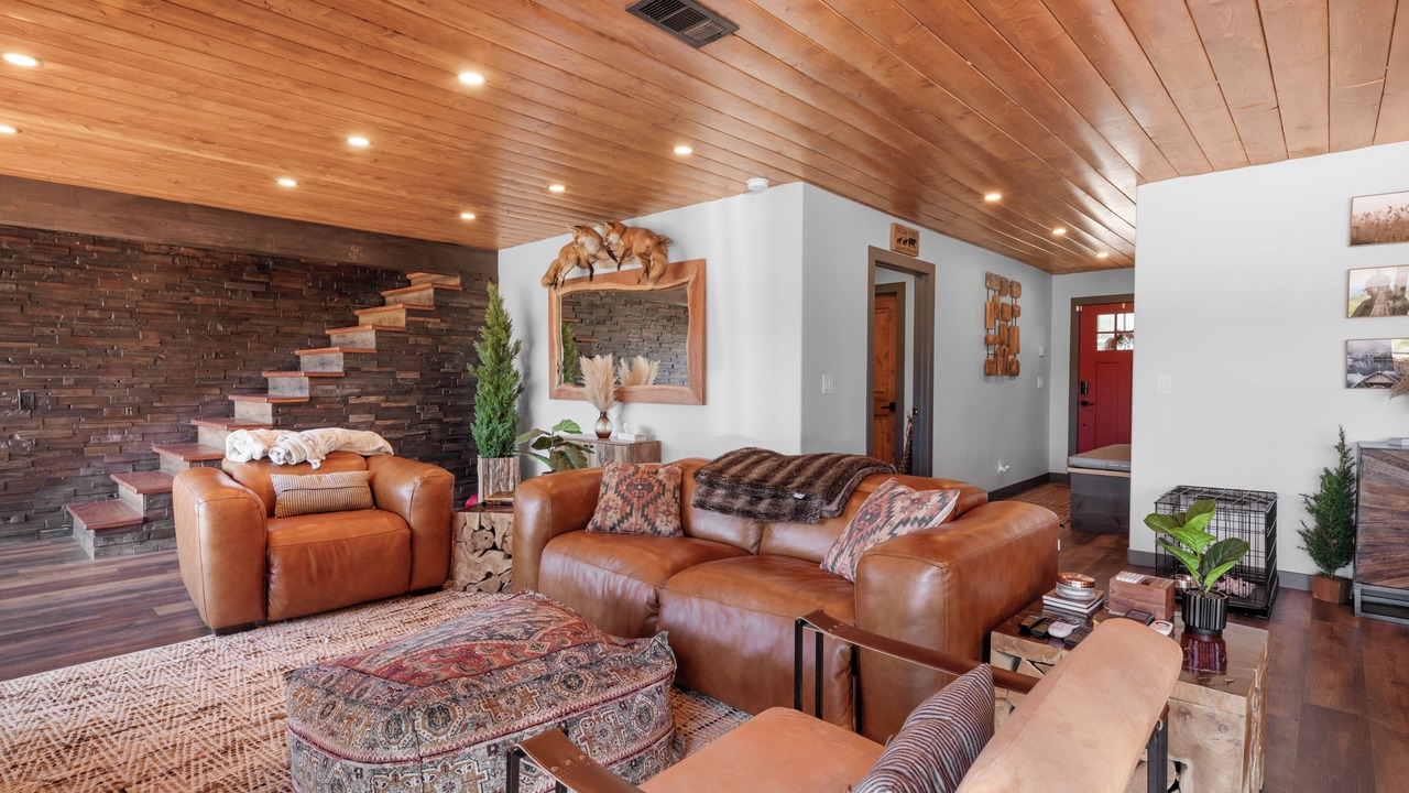 Photo of Livingroom in Fawnskin