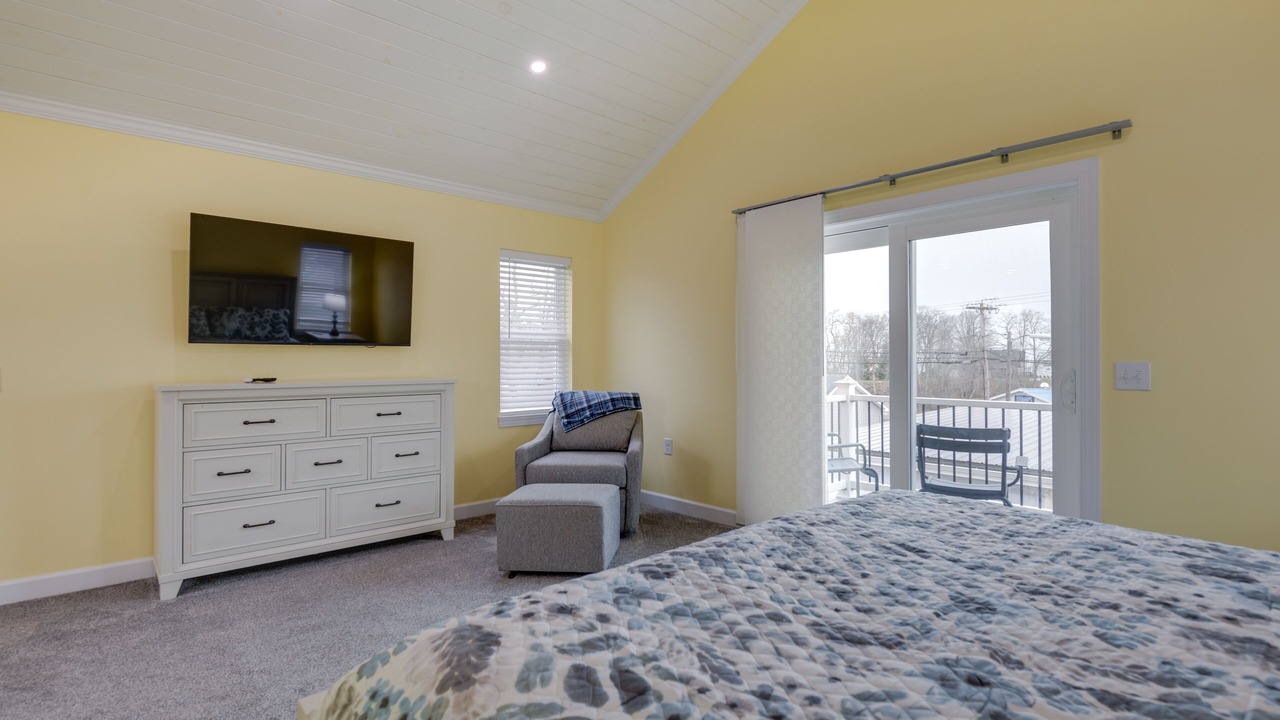 Photo of Bedroom in Lake Erie Beach