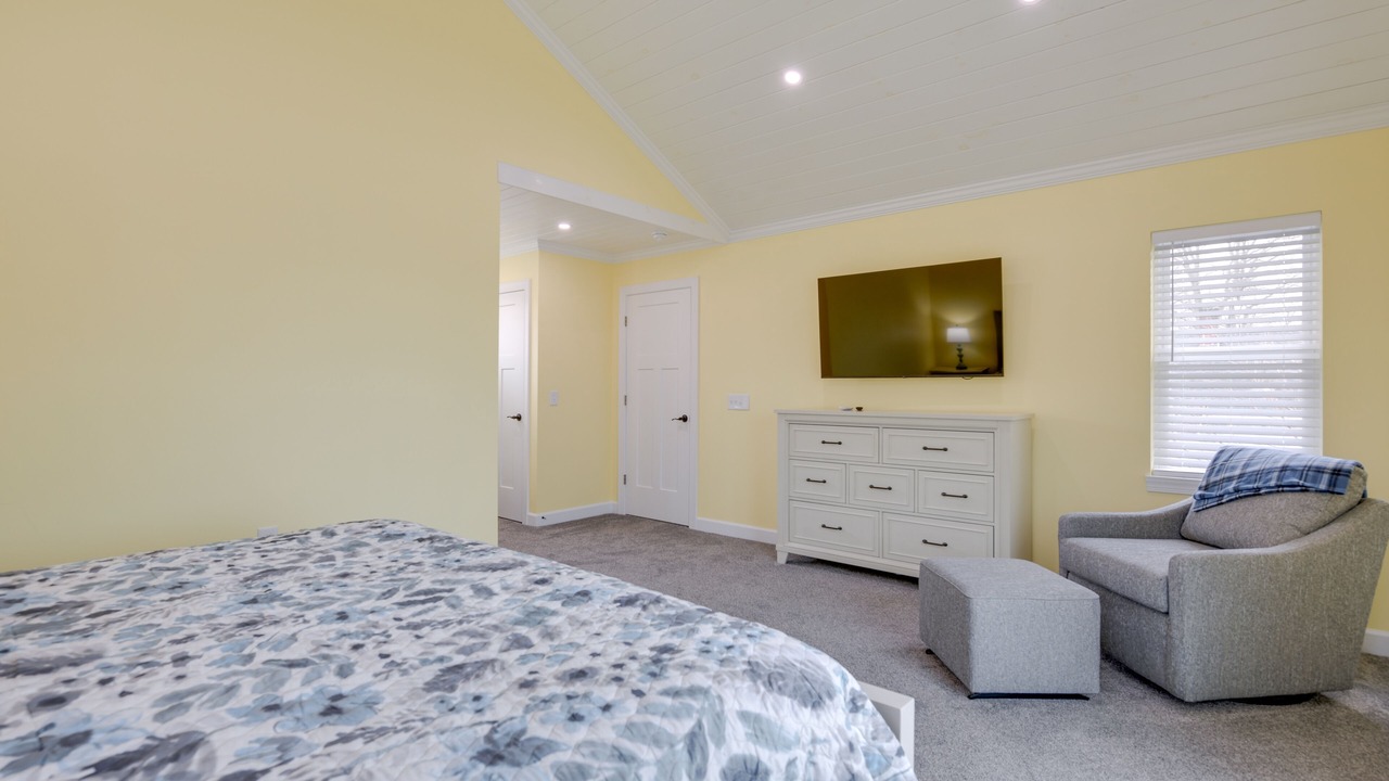 Photo of Bedroom in Lake Erie Beach