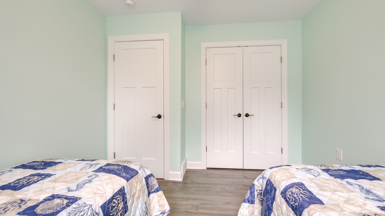 Photo of Bedroom in Lake Erie Beach