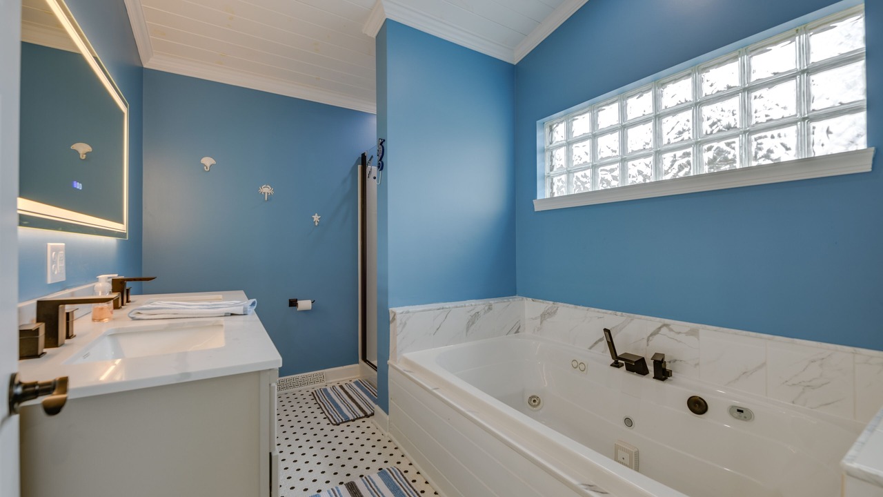 Photo of Bathroom in Lake Erie Beach