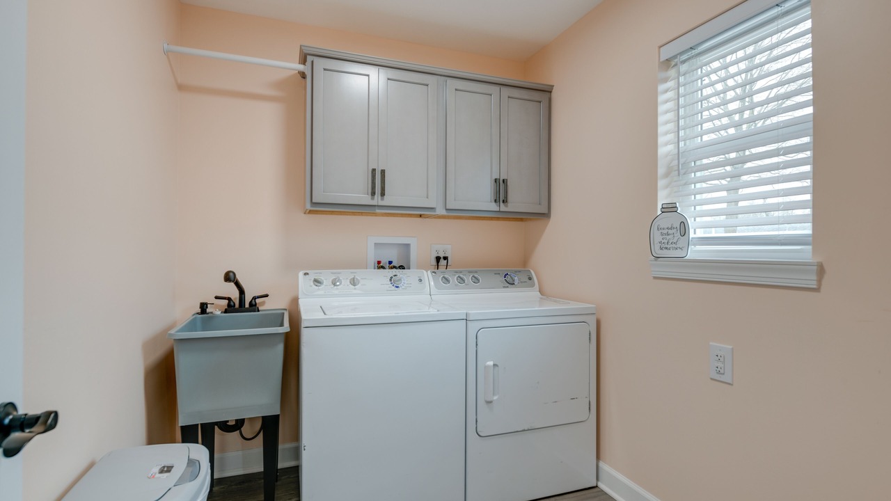 Photo of Bedroom in Lake Erie Beach