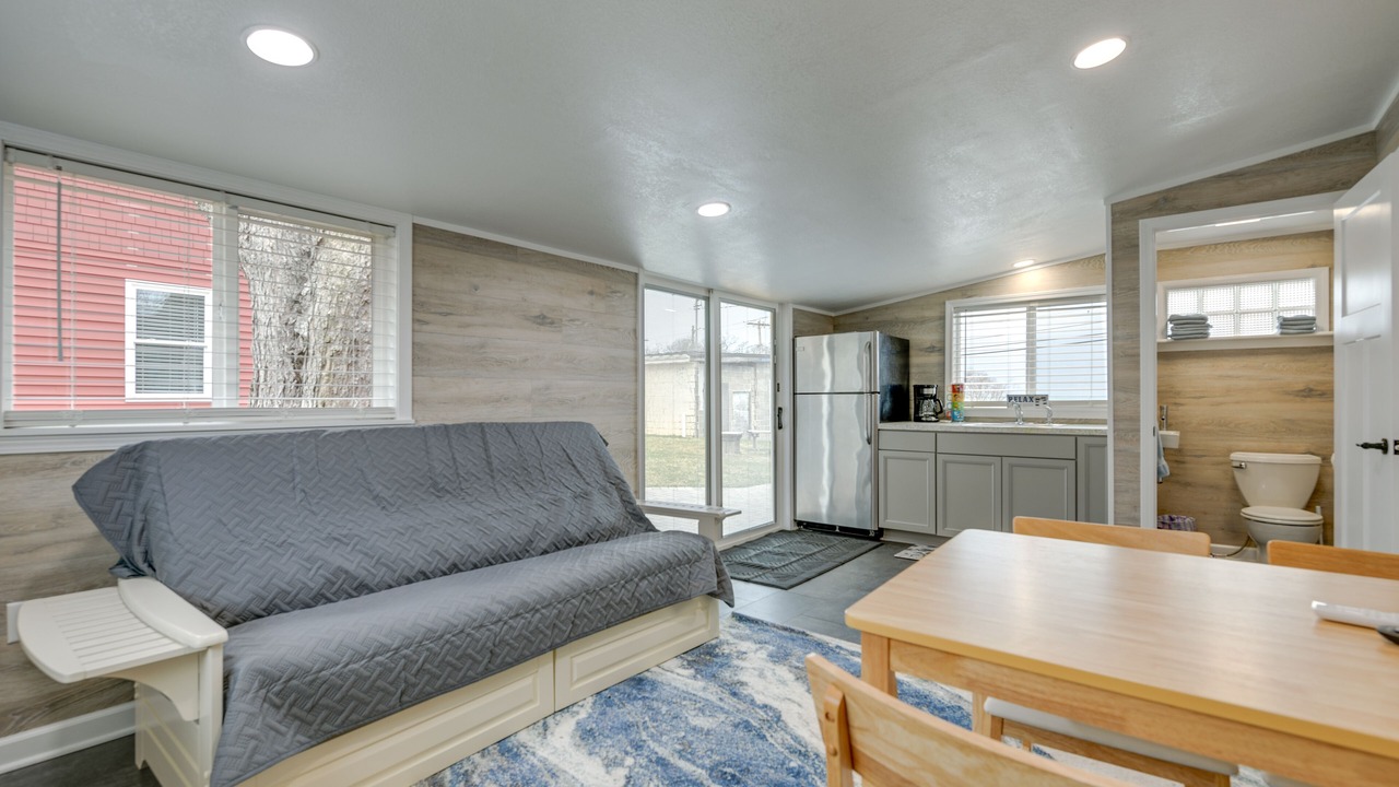 Photo of Livingroom in Lake Erie Beach