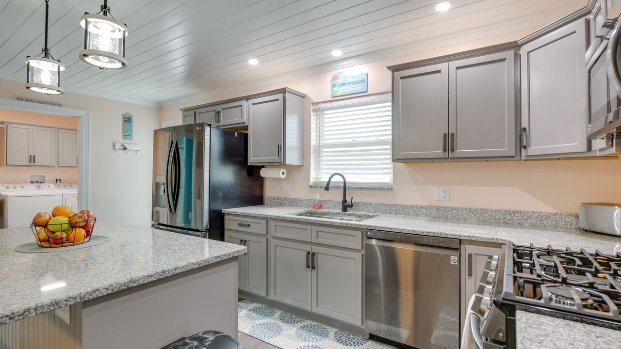 Photo of Kitchen in Lake Erie Beach