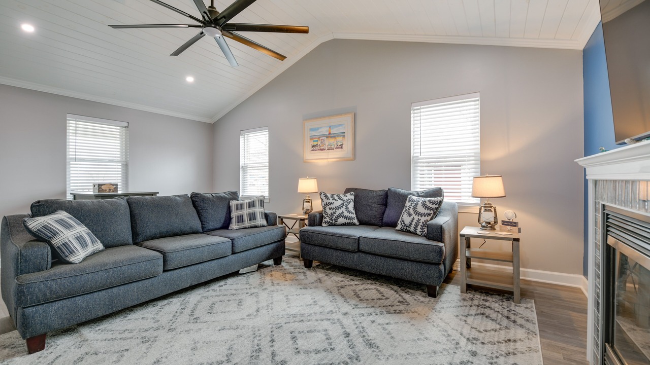 Photo of Livingroom in Lake Erie Beach