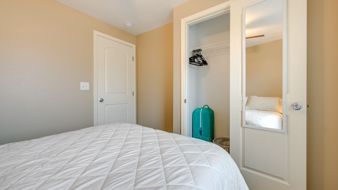 Photo of Bedroom in Lake Erie Beach
