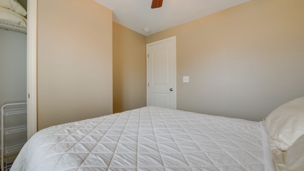 Photo of Bedroom in Lake Erie Beach