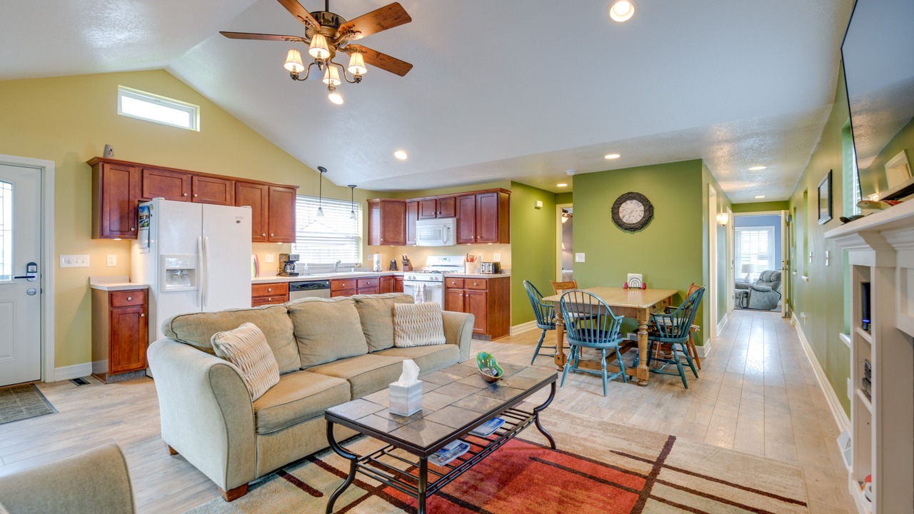 Photo of Livingroom in Lake Erie Beach