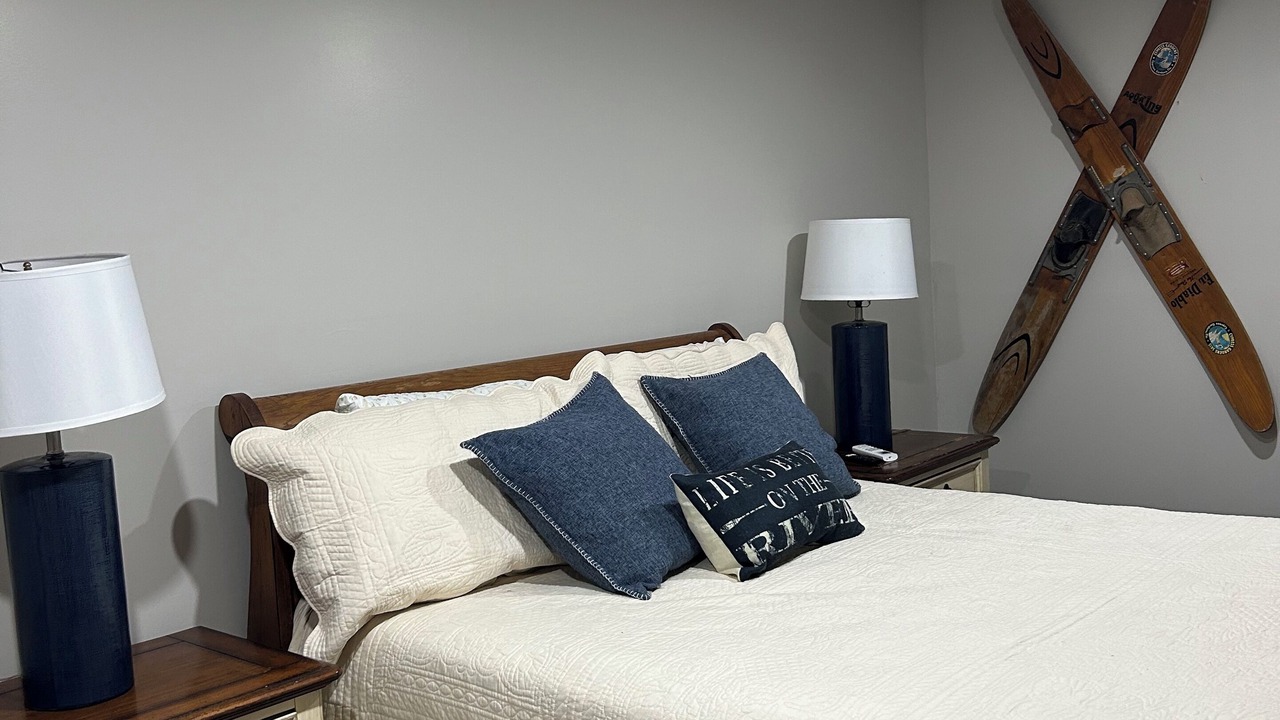 Photo of Bedroom in Lowndesboro