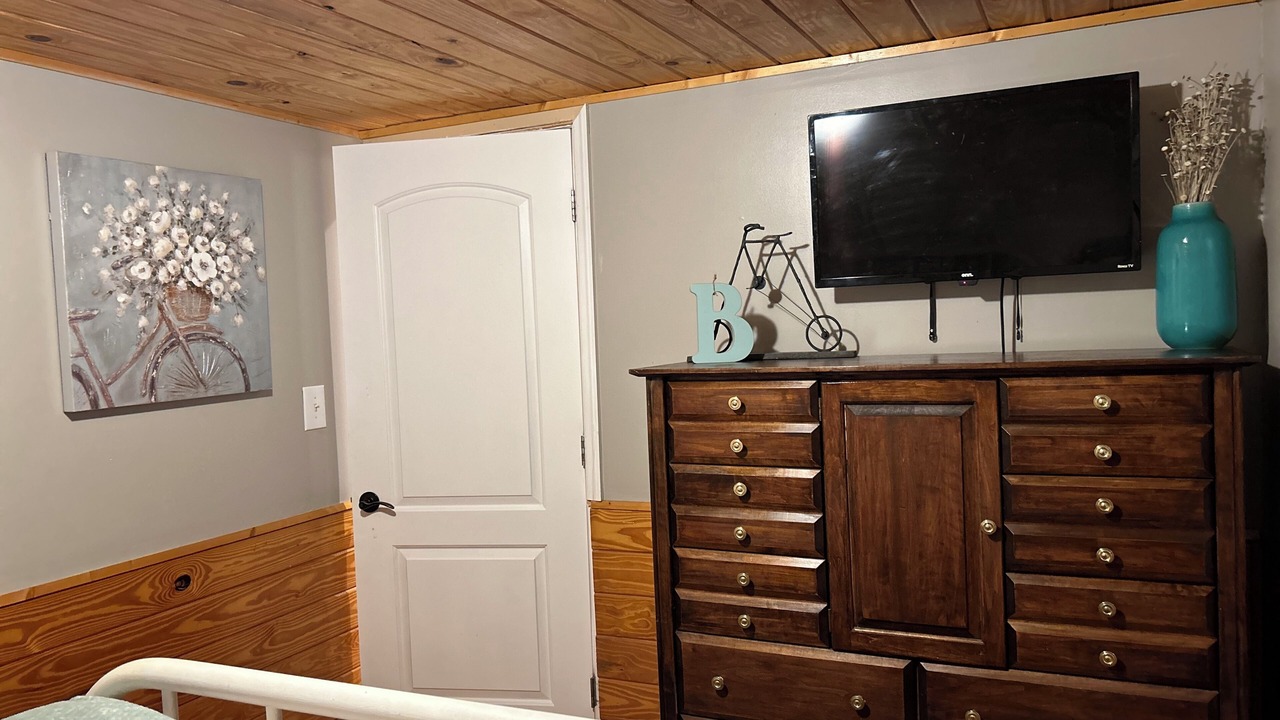 Photo of Bedroom in Lowndesboro