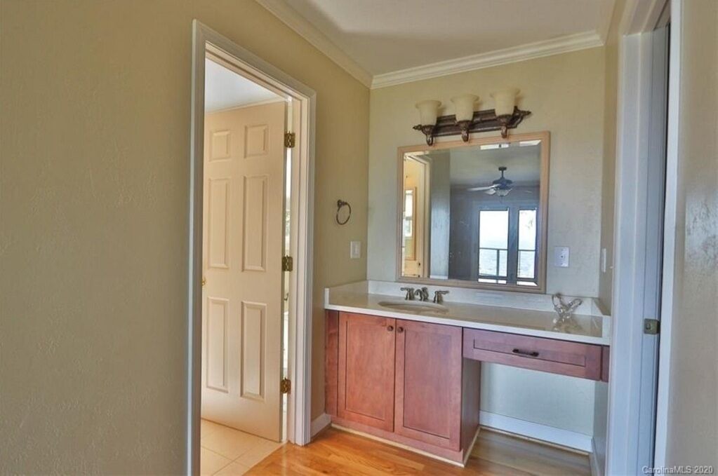 Photo of Bathroom in Boomer