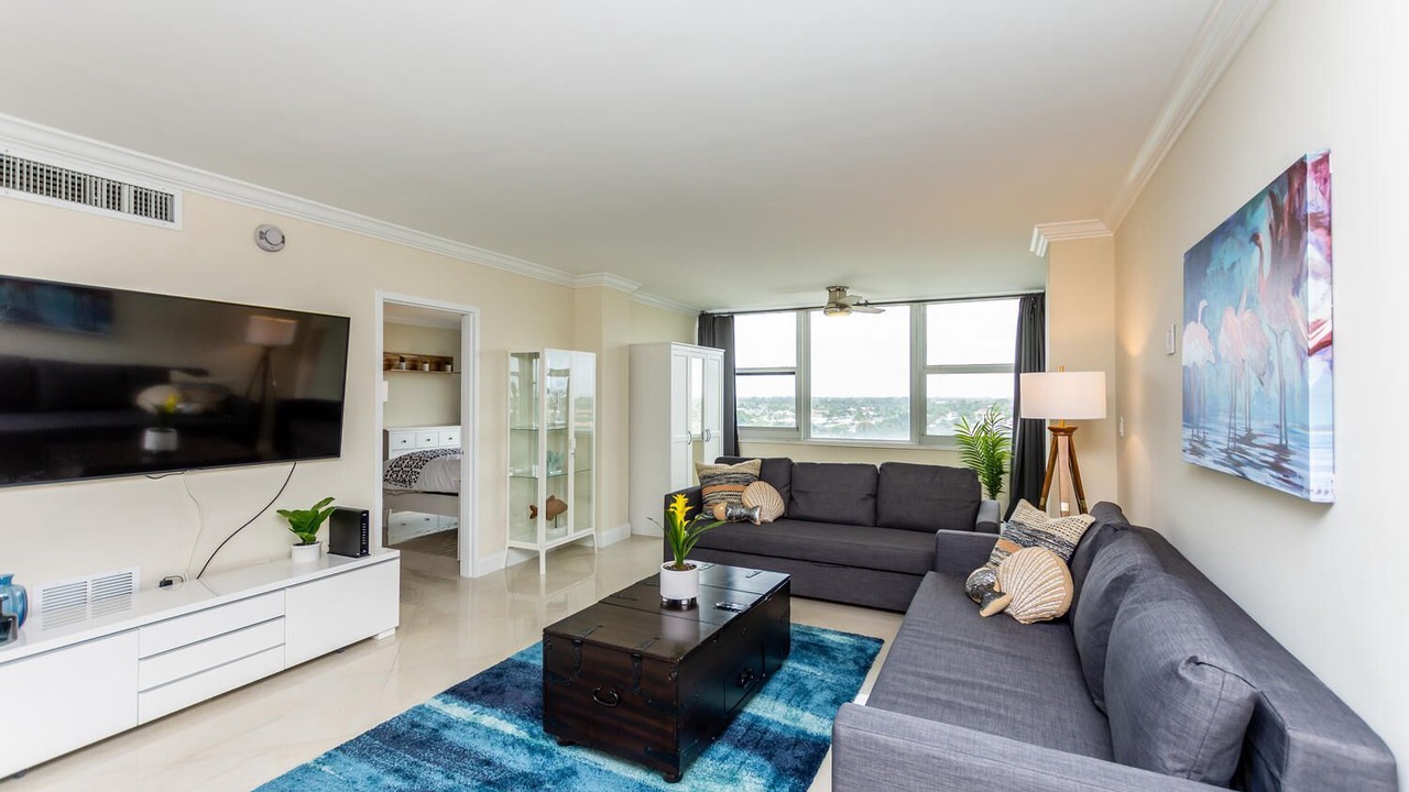 Photo of Livingroom in Galt Mile