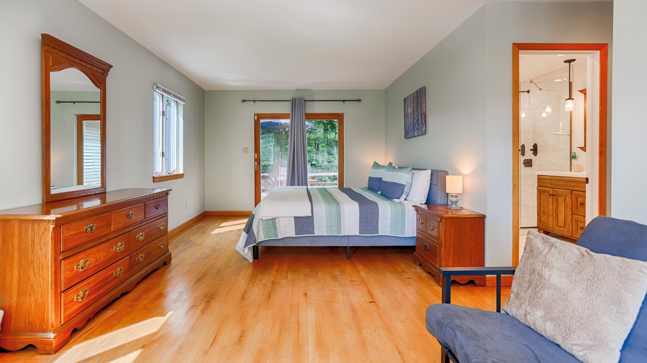 Photo of Bedroom in Valois