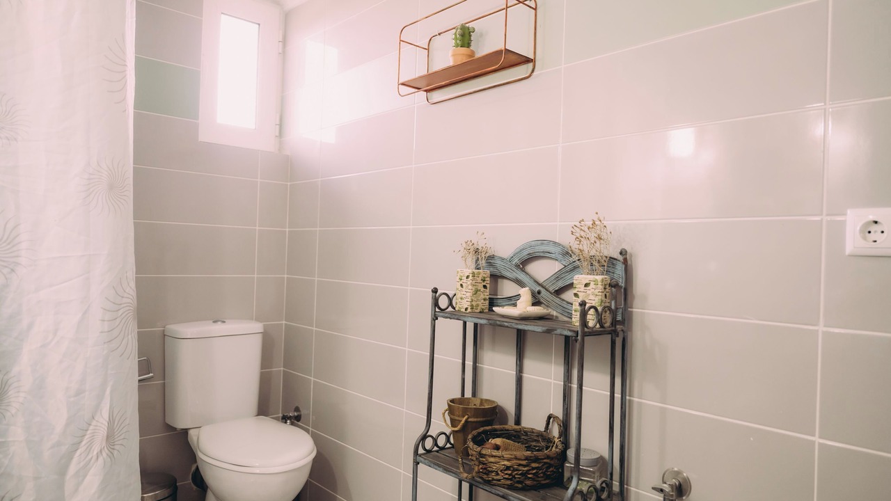 Photo of Bathroom in Katakolo