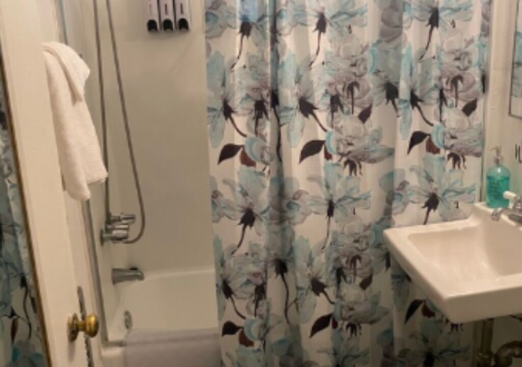 Photo of Bathroom in Mid City