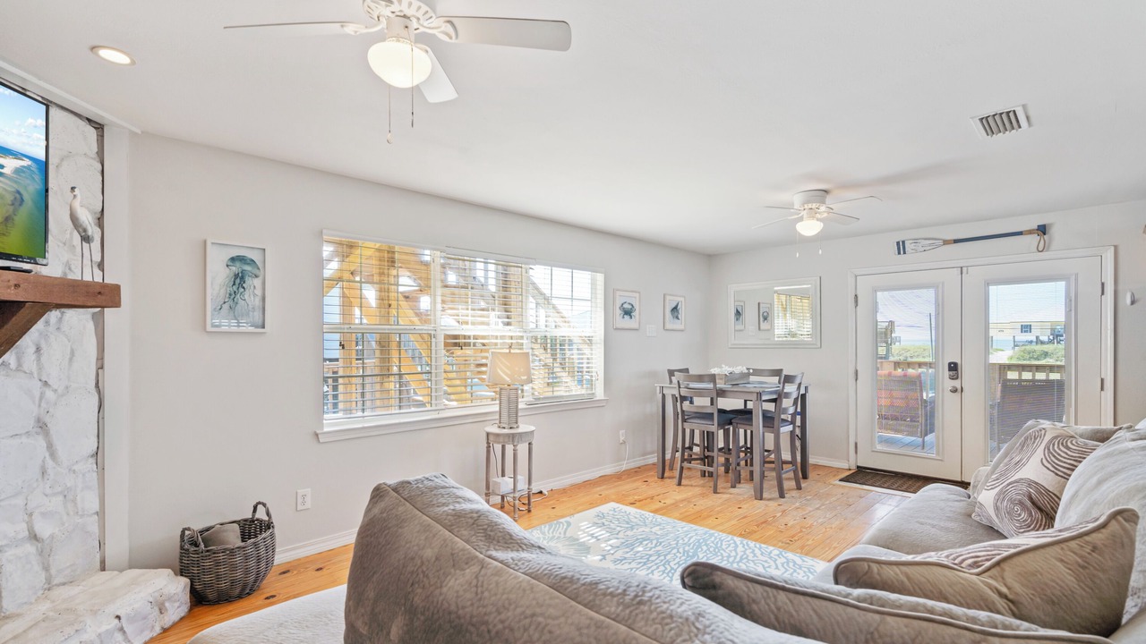 Photo of Livingroom in Silver Cay