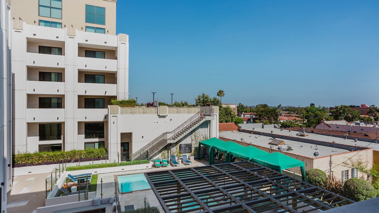 Photo of Patio Balcony in Greater Wilshire - Hancock Park