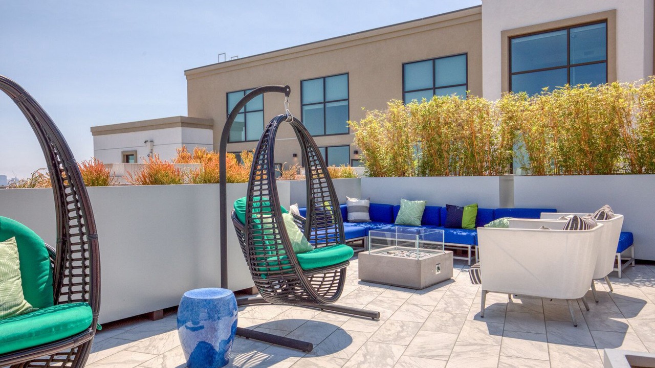 Photo of Patio Balcony in Greater Wilshire - Hancock Park