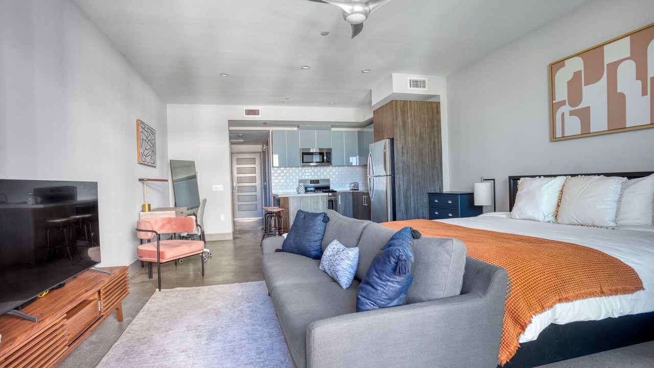 Photo of Bedroom in Greater Wilshire - Hancock Park