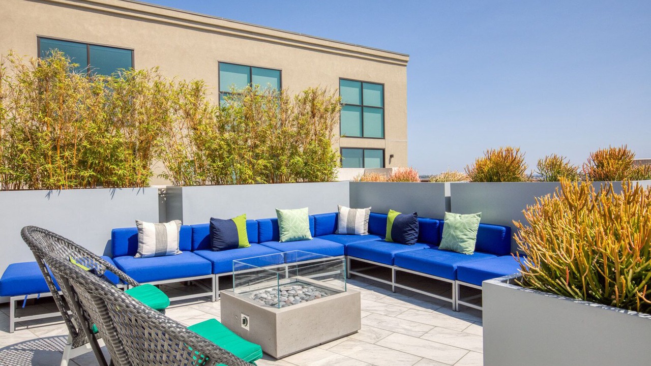 Photo of Patio Balcony in Greater Wilshire - Hancock Park