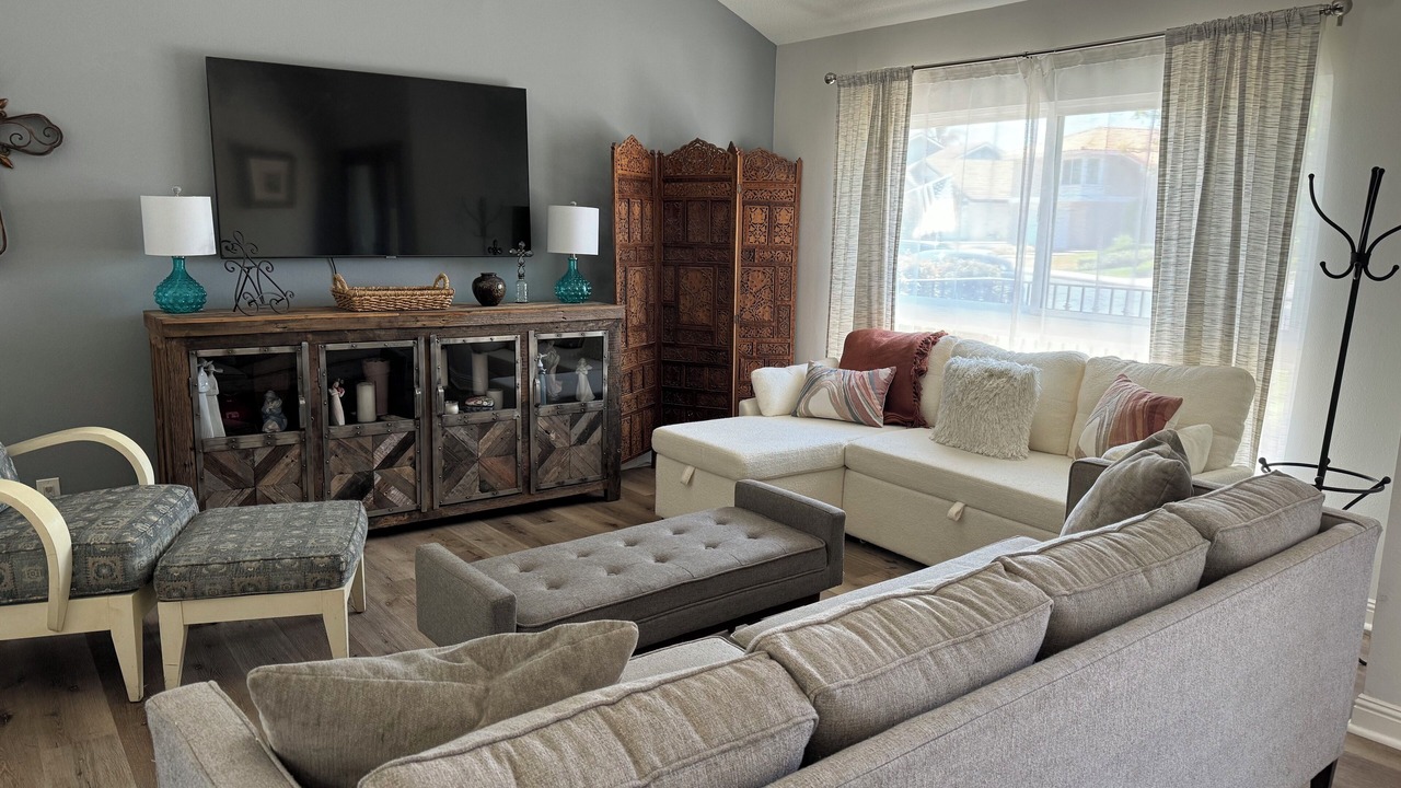 Photo of Bedroom in Lake Forest