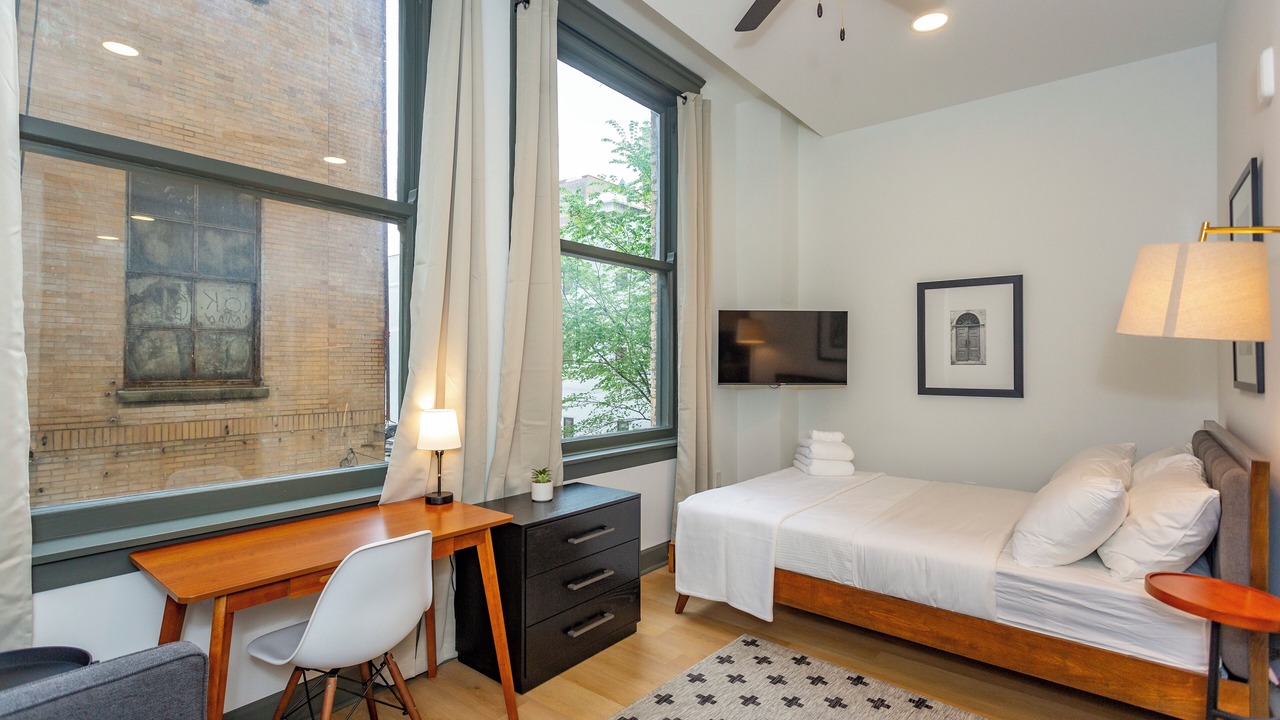 Photo of Bedroom in Central City