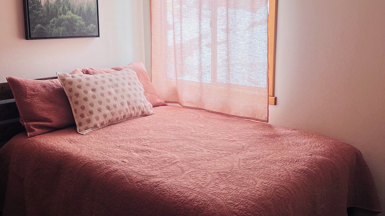 Photo of Bedroom in Green Valley Lake
