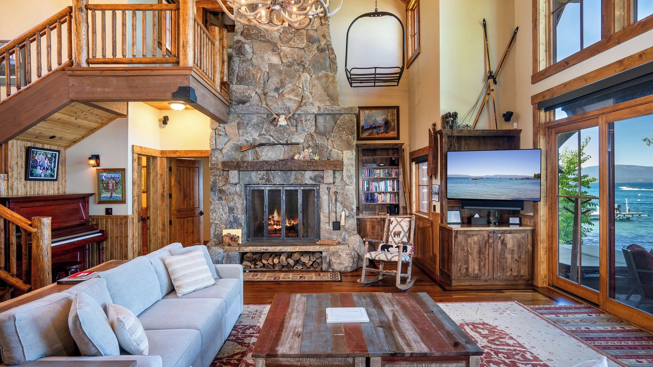 Photo of Livingroom in Tahoma