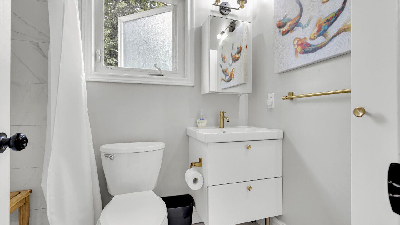 Photo of Bathroom in Lisgar