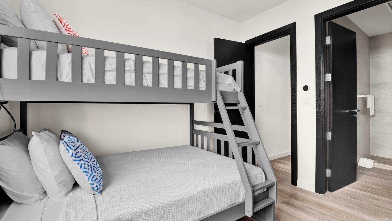 Photo of Bedroom in Palm Cay