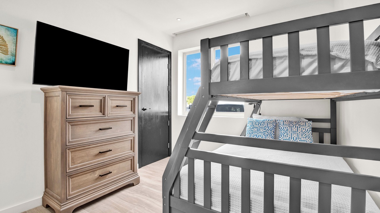 Photo of Bedroom in Palm Cay