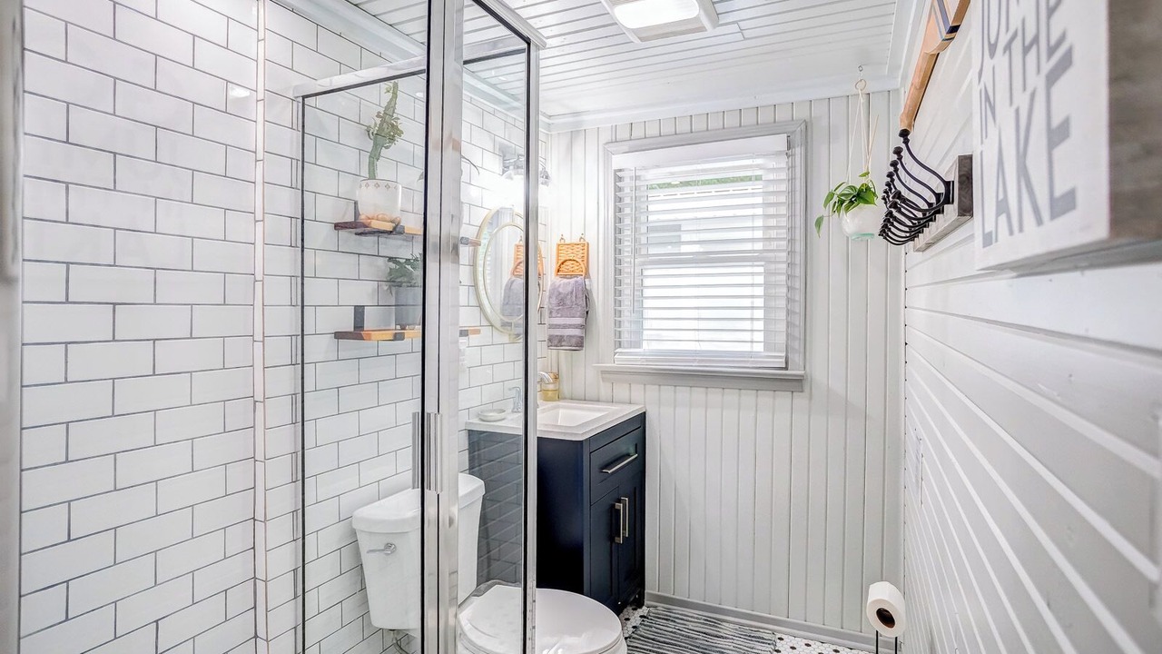 Photo of Bathroom in Titus