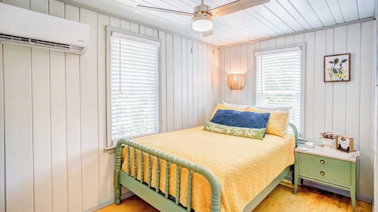 Photo of Bedroom in Titus