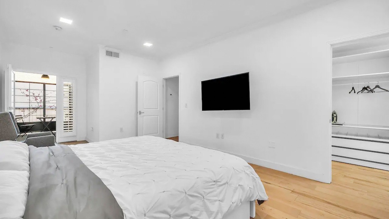 Photo of Bedroom in Koreatown