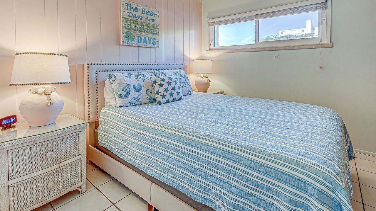 Photo of Bedroom in Golden Beach