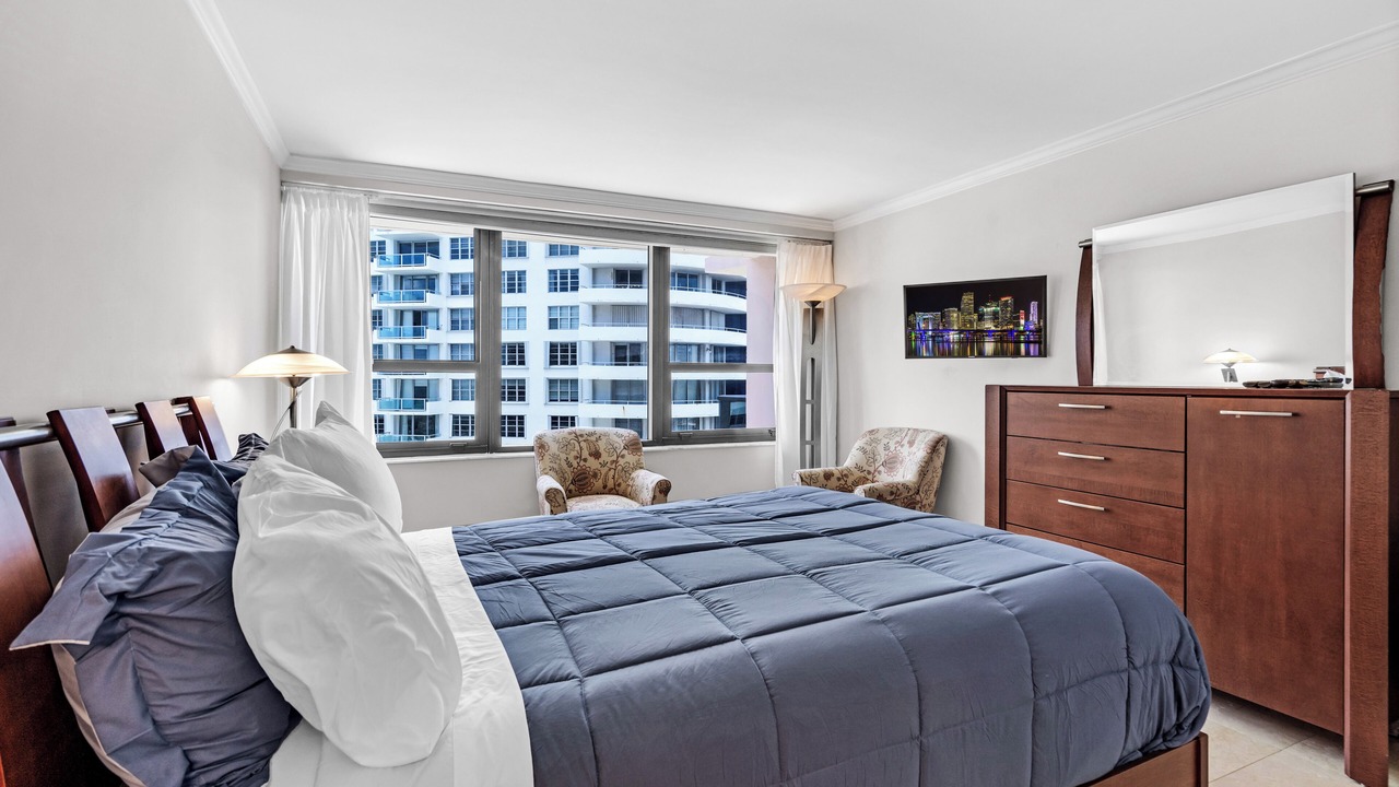 Photo of Bedroom in Mid Beach